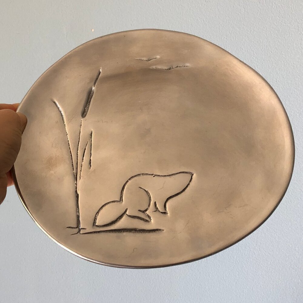 Vintage Hoselton Sculptures Canada Footed Aluminum Beaver Reed Plate Signed Rare